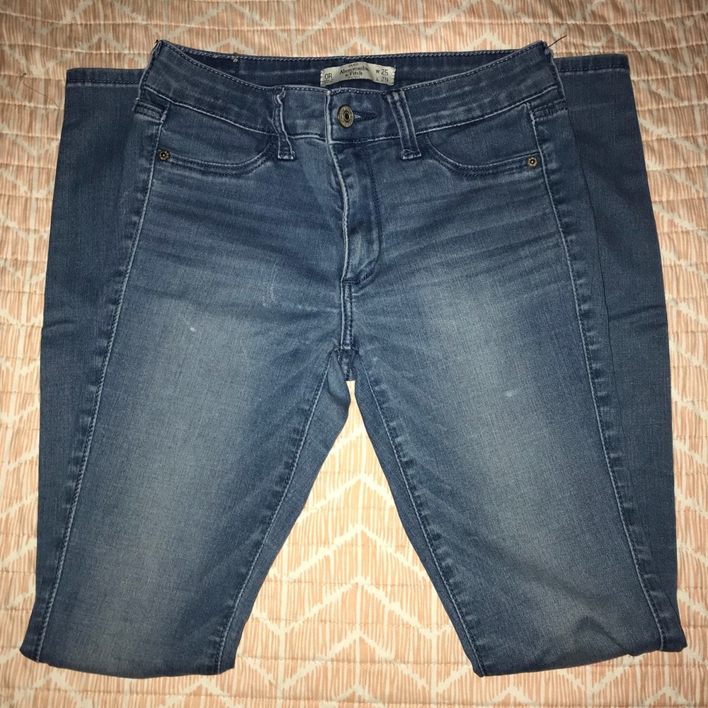 💍 Abercrombie and Fitch Jeans 💍